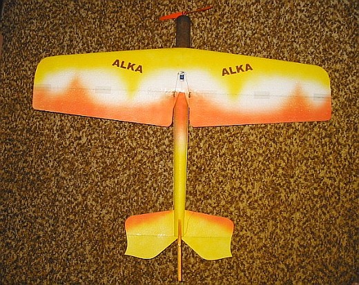 Komplet zhotovený prototyp letadla připravený k letu
